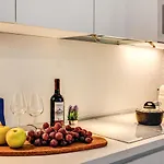 Appartement Capo Le 9 *